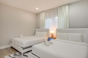 Unclassified image, 2 of 49, button - NEW! 5BR Villa Rose Near Tobyhanna State Park (Tobyhanna)