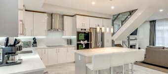 NEW! 5BR Villa Rose Near Tobyhanna State Park