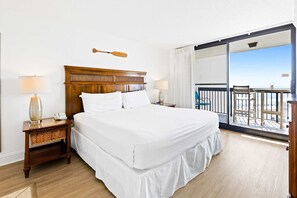 1 bedroom, iron/ironing board, internet, bed sheets - Beautiful Condo, Multiple on-site pools w/ hot tub & splash pad (Destin)