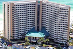 Exterior - Beautiful Condo, Multiple on-site pools w/ hot tub & splash pad (Destin)