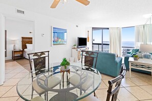 TV, DVD player, offices - Beautiful Condo, Multiple on-site pools w/ hot tub & splash pad (Destin)