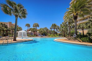 Pool - Inviting & bright condo w/shared on-site amenities - walk to the beach (Destin)