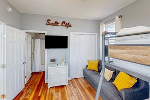 4 Schlafzimmer, Bügeleisen/Bügelbrett, WLAN, Bettwäsche