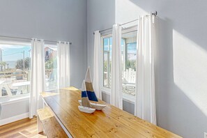 Dining - Dog-friendly beach house with a private pool, firepit, AC, & washer&dryer (Port St. Joe)