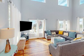 TV, offices - Dog-friendly beach house with a private pool, firepit, AC, & washer&dryer (Port St. Joe)