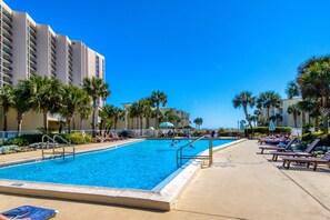 Pool - Gulf-view condo with balcony, outdoor pool, gym, tennis, AC - snowbird-friendly (Destin)