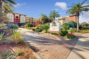 Property grounds - First Floor Condo with a Partial Gulf View, Splash Pad, and More (Fort Walton Beach)