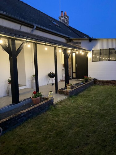 Cosy 2 bed cottage, sleeps 4, in quiet village