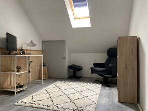Interior - Cosy 2 bed cottage, sleeps 4, in quiet village (Carelles)