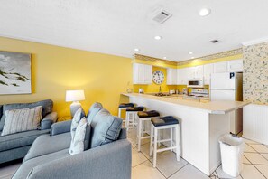 Fernseher, DVD-Player, Arbeitsbereiche