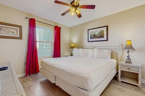 1 bedroom, iron/ironing board, WiFi, bed sheets - 5th-floor condo with patio, pool & ocean views (Destin)
