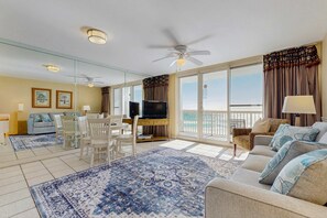 TV, DVD player, offices - 5th-floor condo with patio, pool & ocean views (Destin)