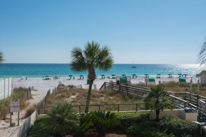 On the beach - Emerald Towers 0201 (Destin)