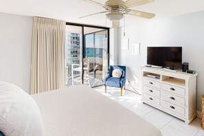 2 bedrooms, WiFi, bed sheets - Enchanting condo with tennis, pool, hot tub, balcony, & washer/dryer (Miramar Beach)