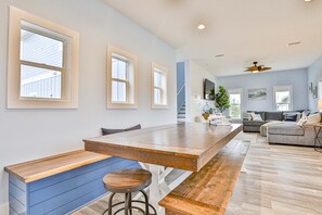Dining - Gorgeous beach home with new swimming pool (Mexico Beach)
