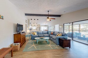 TV, fireplace, offices - Dog-Friendly Home with Shared Pool, High-Speed WiFi, Washer/Dryer, & Central AC (Cape San Blas)