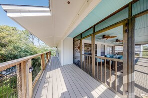 Terrace/patio - Dog-Friendly Home with Shared Pool, High-Speed WiFi, Washer/Dryer, & Central AC (Cape San Blas)