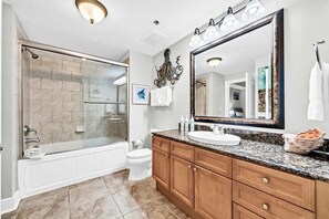 Shower, towels - Azure 202-Newly Refreshed 2026 (Fort Walton Beach)
