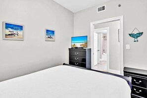 4 habitaciones, tabla de planchar con plancha, wifi y ropa de cama 