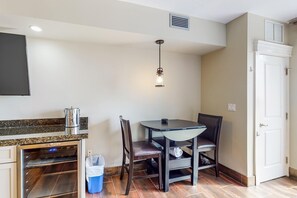 Unclassified image, 4 of 25, button - Stylish condo with lagoon pool & beach access - snowbirds welcome (Miramar Beach)