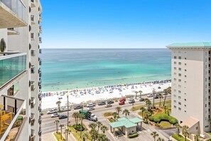 Beach nearby - Amazing condo with gorgeous beach views, pool, & hot tub (Miramar Beach)