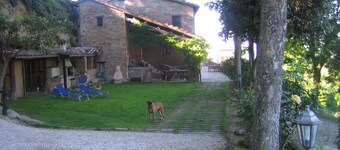 La Valle Holiday House in Urbino. Surrounded by greenery for your exclusive use!