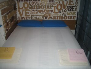 2 多间卧室、上网接入、床单