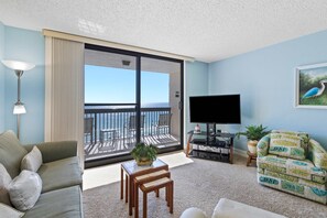 TV, DVD player, offices - 8th Floor Open Condo, On-site restaurant w/ bar, Multiple pools (Destin)