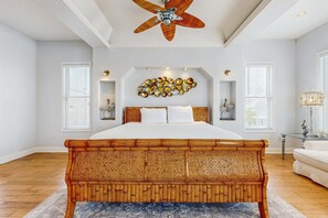 3 bedrooms, iron/ironing board, WiFi, bed sheets - Gorgeous home with a furnished patio, gas grill, & private, outdoor pool (Destin)