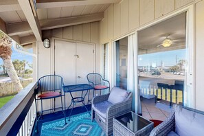 Terrace/patio - Colorful Condo with Shared Pool, WiFi, Private Washer/Dryer, and Central AC (Destin)