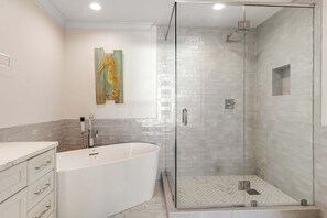 Douche, serviettes fournies