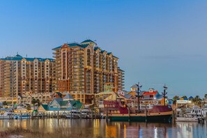 Marina - Emerald Grande 1025 (Destin)