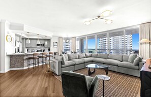 TV, DVD player, offices - Experience the perfect blend of luxury, comfort, and breathtaking Gulf views at Silver Shells (Destin)