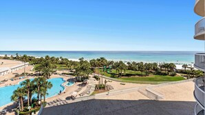 A resort with a swimming pool, beach, and ocean view. - Experience the perfect blend of luxury, comfort, and breathtaking Gulf views at Silver Shells (Destin)