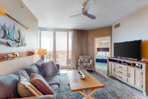 TV, DVD player, offices - Seventh floor inviting, open condo w/ shared pool/hot tub near everything (Destin)