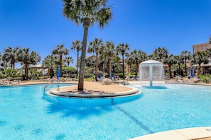 Pool - Gorgeous beachfront condo w/ shared pool & beach access (Destin)