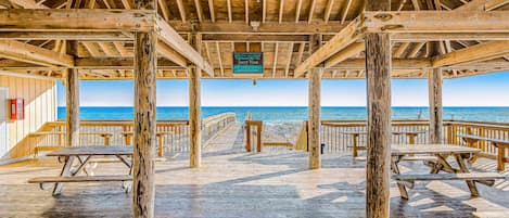 屋外ダイニングエリア