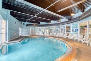 Pool - Fifth-floor beachfront condo with balcony, amazing view, pools & hot tub (Destin)