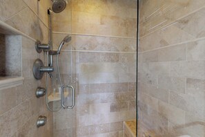 Shower, hair dryer, towels - Beachfront condo with shared pool, hot tub, & fitness center + beach access (Destin)