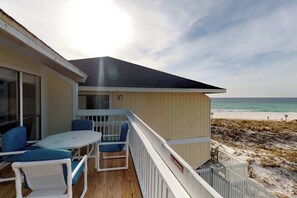 Property grounds - Beachfront condo with shared pool, hot tub, & fitness center + beach access (Destin)