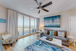 TV, DVD player, offices - Spacious Condo w/Free WiFi, Shared Hot Tub, Pool, Tennis, and Central A/C (Destin)