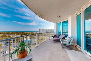 Property grounds - Spacious Condo w/Free WiFi, Shared Hot Tub, Pool, Tennis, and Central A/C (Destin)