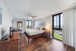 2 bedrooms, iron/ironing board, WiFi, bed sheets - Renovated 5th-Floor Condo w/Private Beach, Balcony, Shared Pool/Clubhouse/Tennis (Destin)