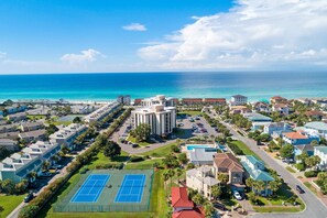 Sports court - Renovated 5th-Floor Condo w/Private Beach, Balcony, Shared Pool/Clubhouse/Tennis (Destin)