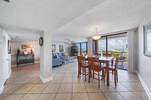 Interior - Renovated 5th-Floor Condo w/Private Beach, Balcony, Shared Pool/Clubhouse/Tennis (Destin)