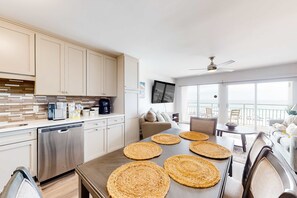 Interior - Beautiful Gulf Condo with Balcony, Outdoor Shower & Shared Pool (Destin)