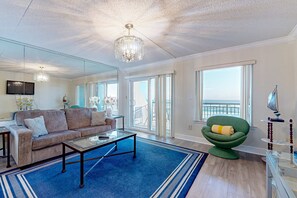 TV, DVD player, offices - Spacious, 3rd-floor beachfront condo with stunning views, pool, pickleball, & AC (Fort Walton Beach)