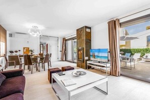 Smart-TV, Tischtennisplatte