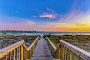 Property grounds - Eighth-floor beachfront condo w/ hot tubs, pools, seasonal beach service & more (Panama City Beach)