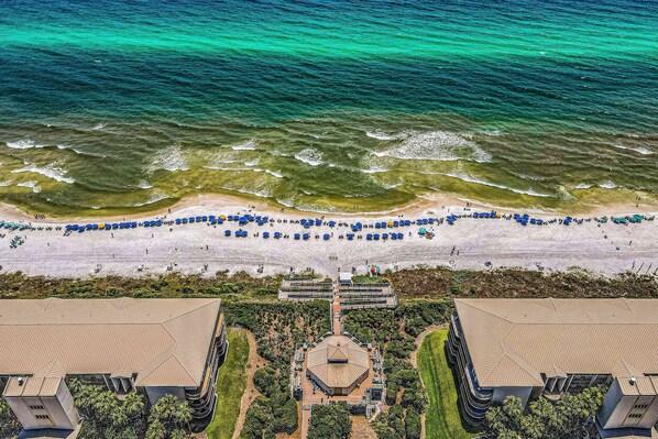 On the beach - Water-view condo with pool, hot tub & pickleball (Rosemary Beach)